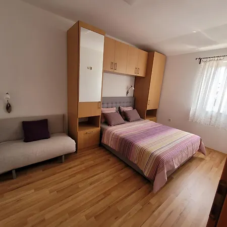 Apartment Cosy Seaside Family Iris In