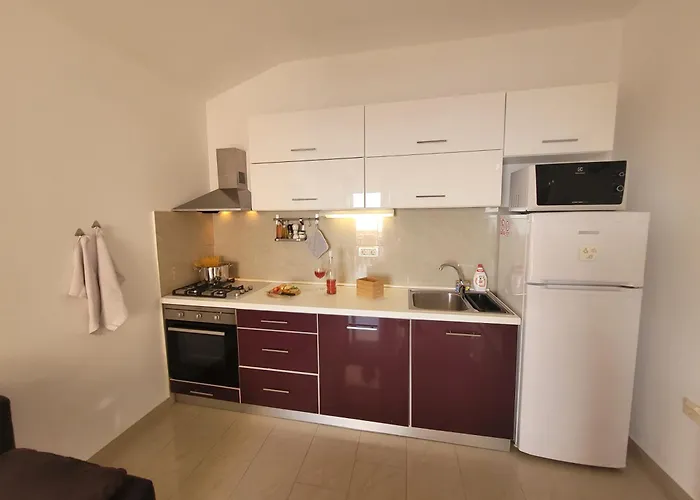 Cosy Seaside Family Iris In * Mandre