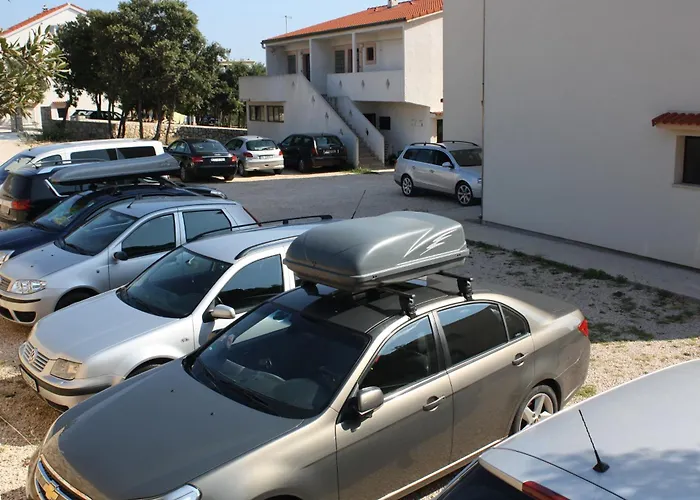 Cosy Seaside Family Iris In