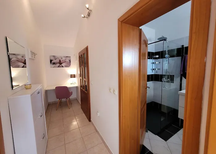 Апартаменты Cosy Seaside Family Iris In Мандре