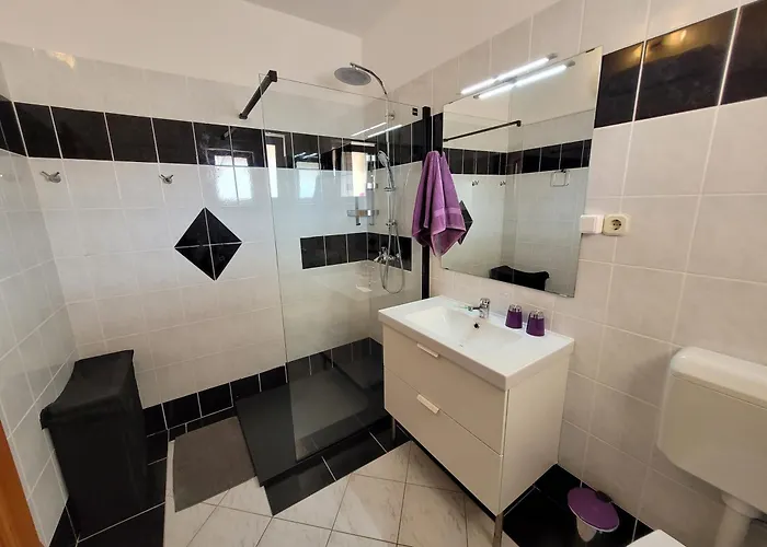 Cosy Seaside Family Iris In *